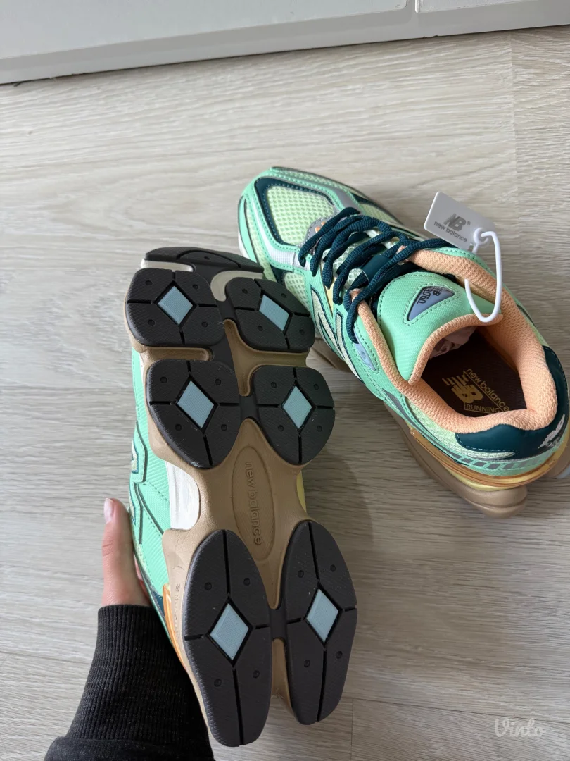 New Balance 9060