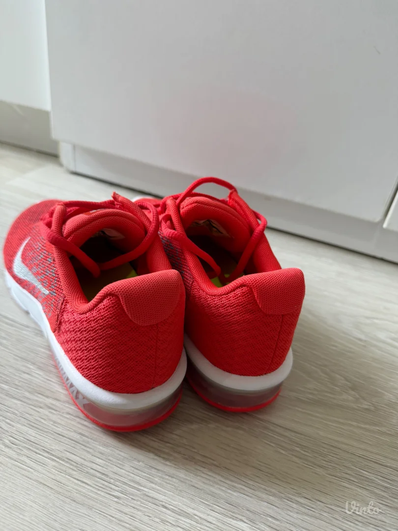 Nike nenosene patike