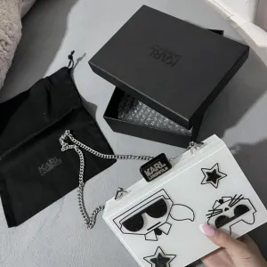Karl lagerfeld torbica