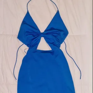 Bershka haljina NOVO