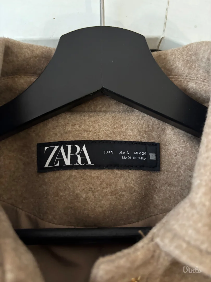 zara kratka jesenja jakna