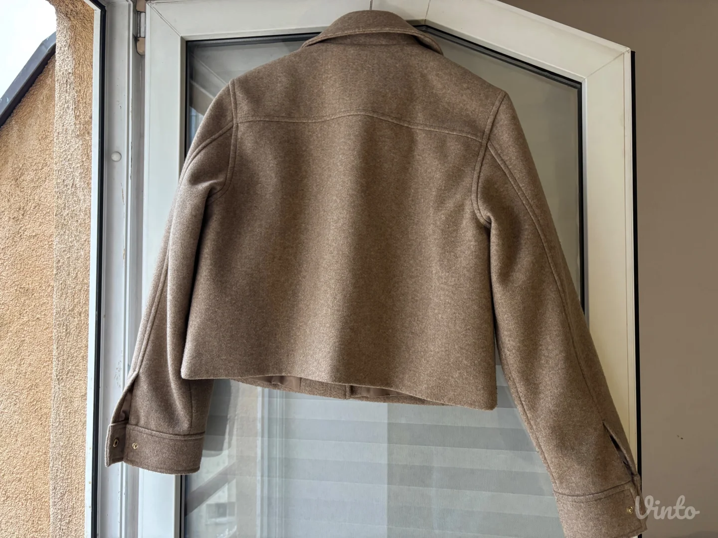 zara kratka jesenja jakna