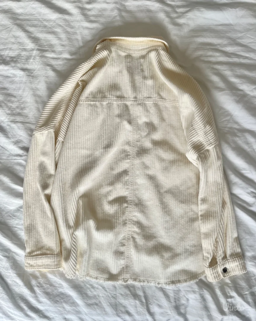 zara bela kosulja jakna