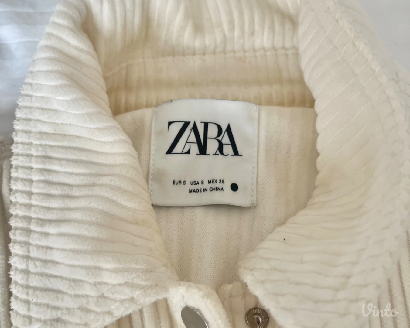 zara bela kosulja jakna