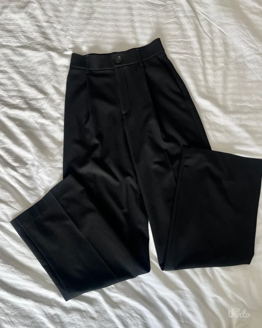 zara crne pantalone