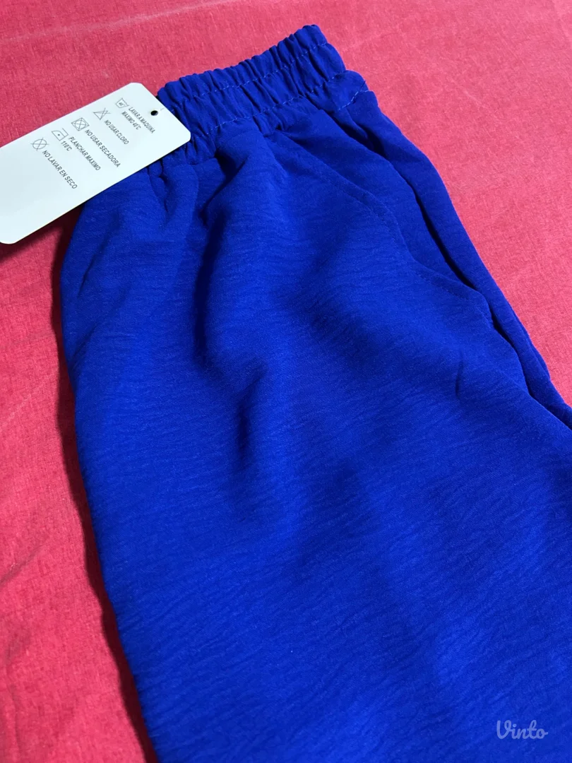 Nove plave pantalone veličina S/M