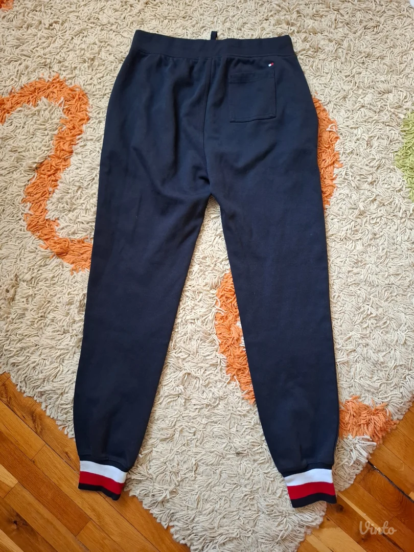 Original tommy hilfiger trenerka