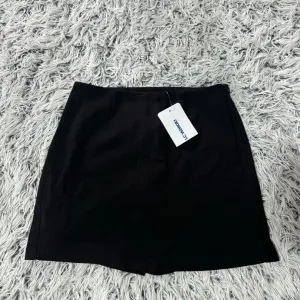 Šorc suknja (skort) NOVO