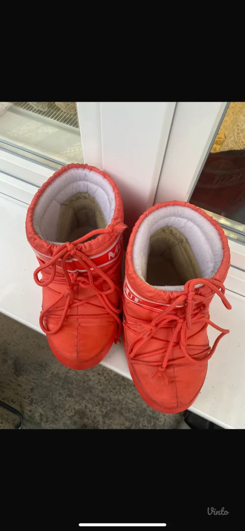moon boot