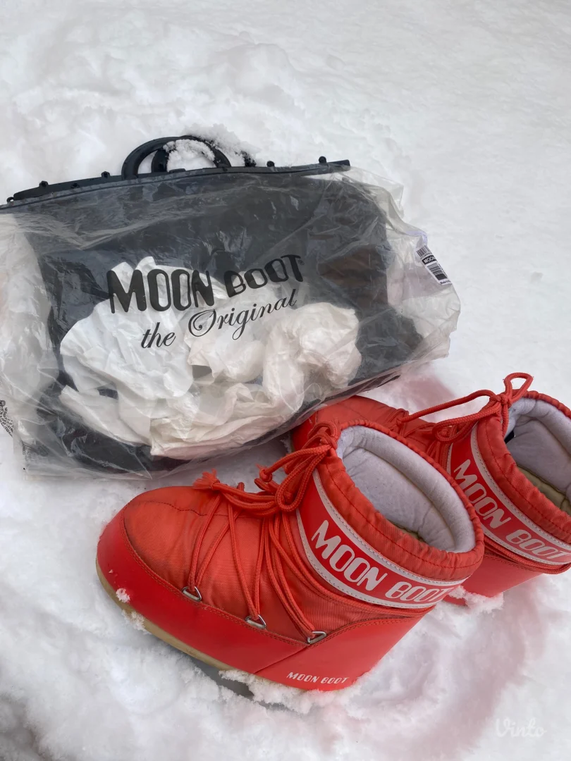 moon boot
