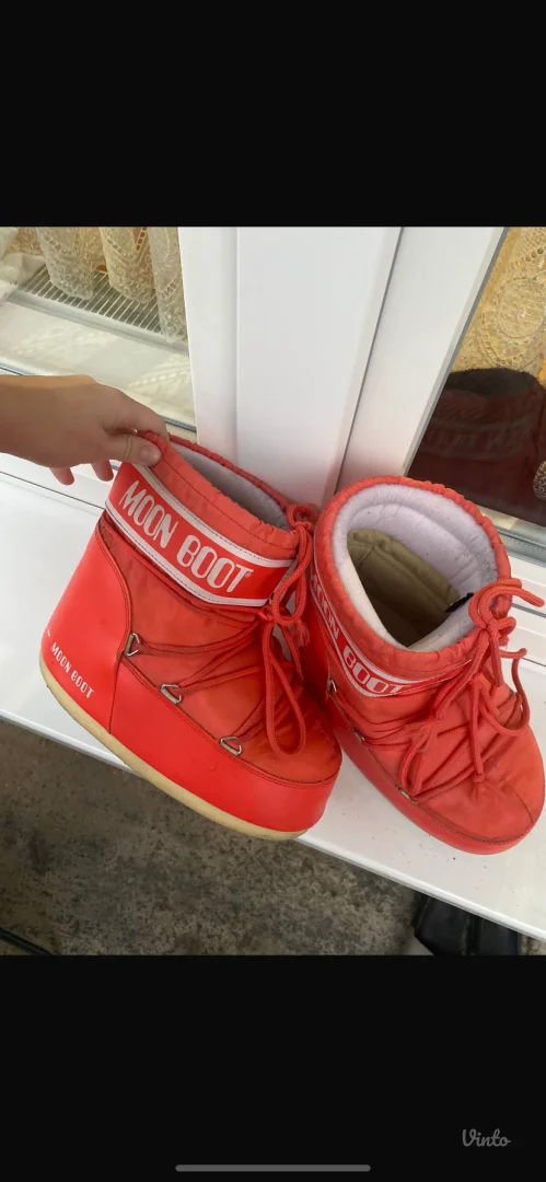 moon boot
