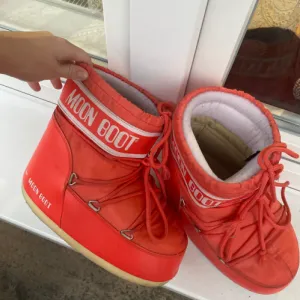 moon boot