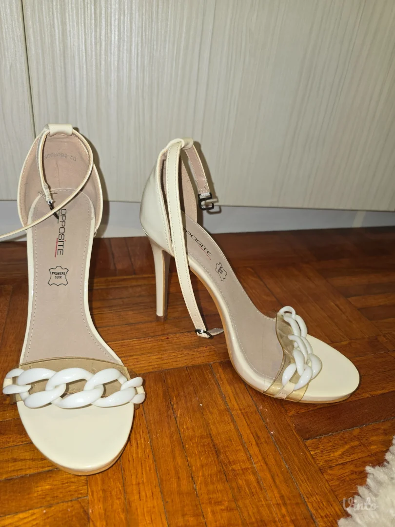 Nove Opposite sandale