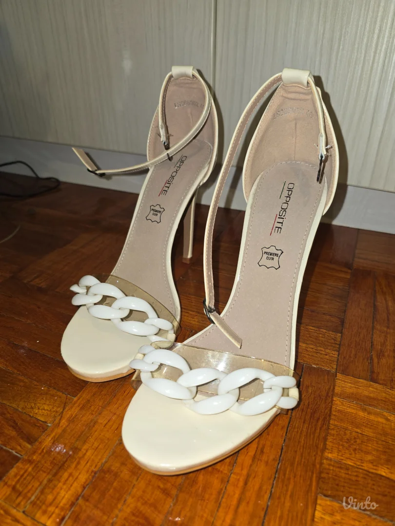 Nove Opposite Sandale