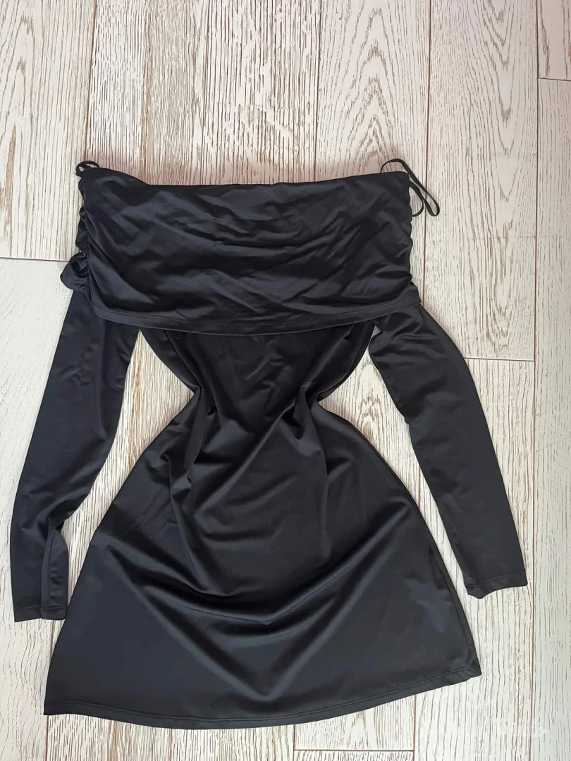 stradivarius haljina spustenih ramena