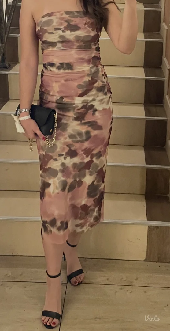 Stradivarius midi haljina