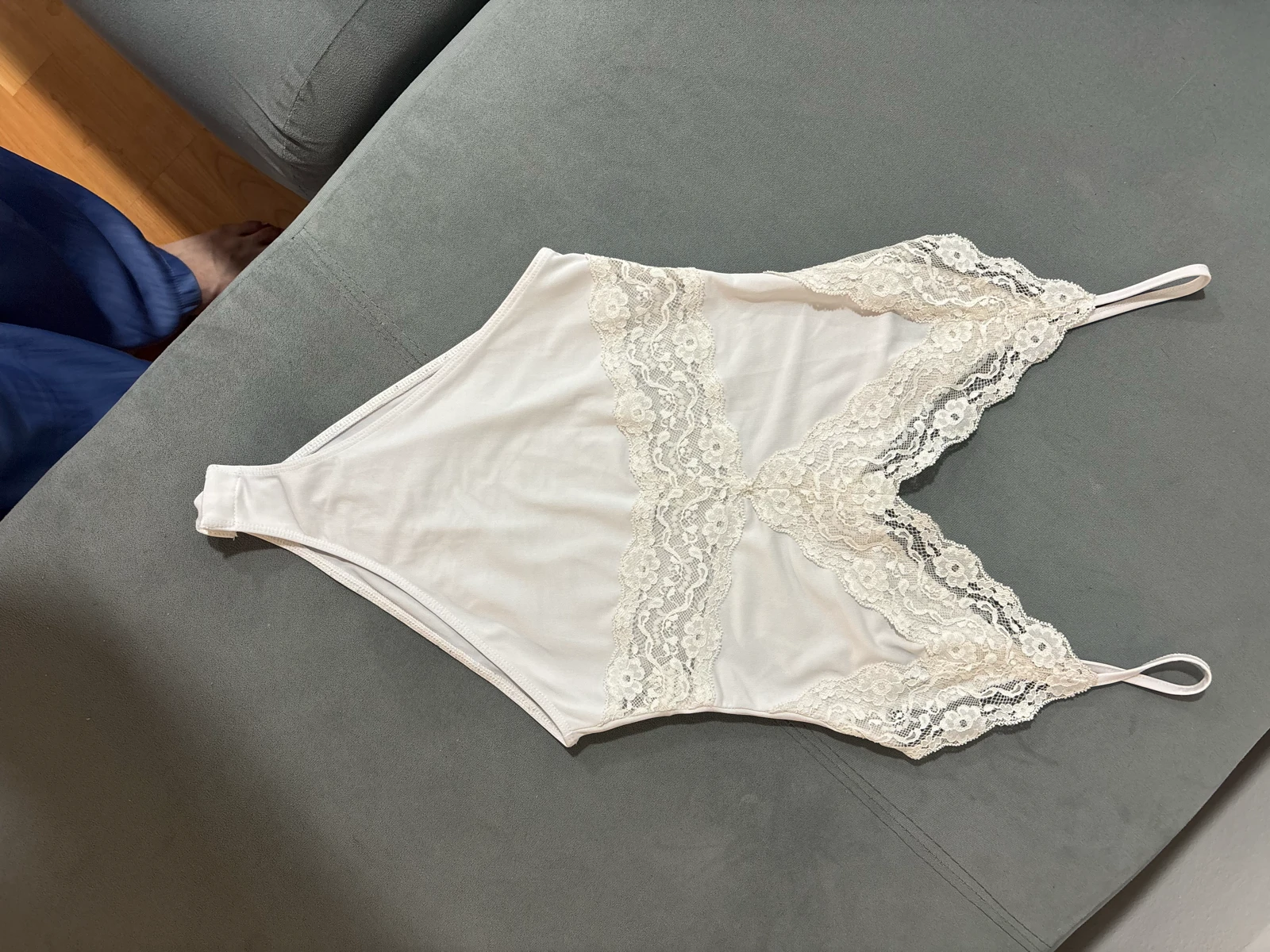 Zara bodi sa cipkom