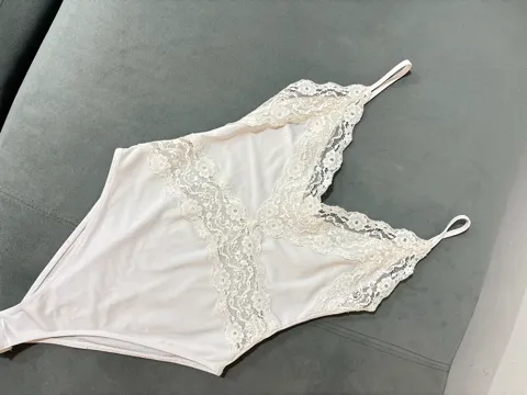 Zara bodi sa cipkom
