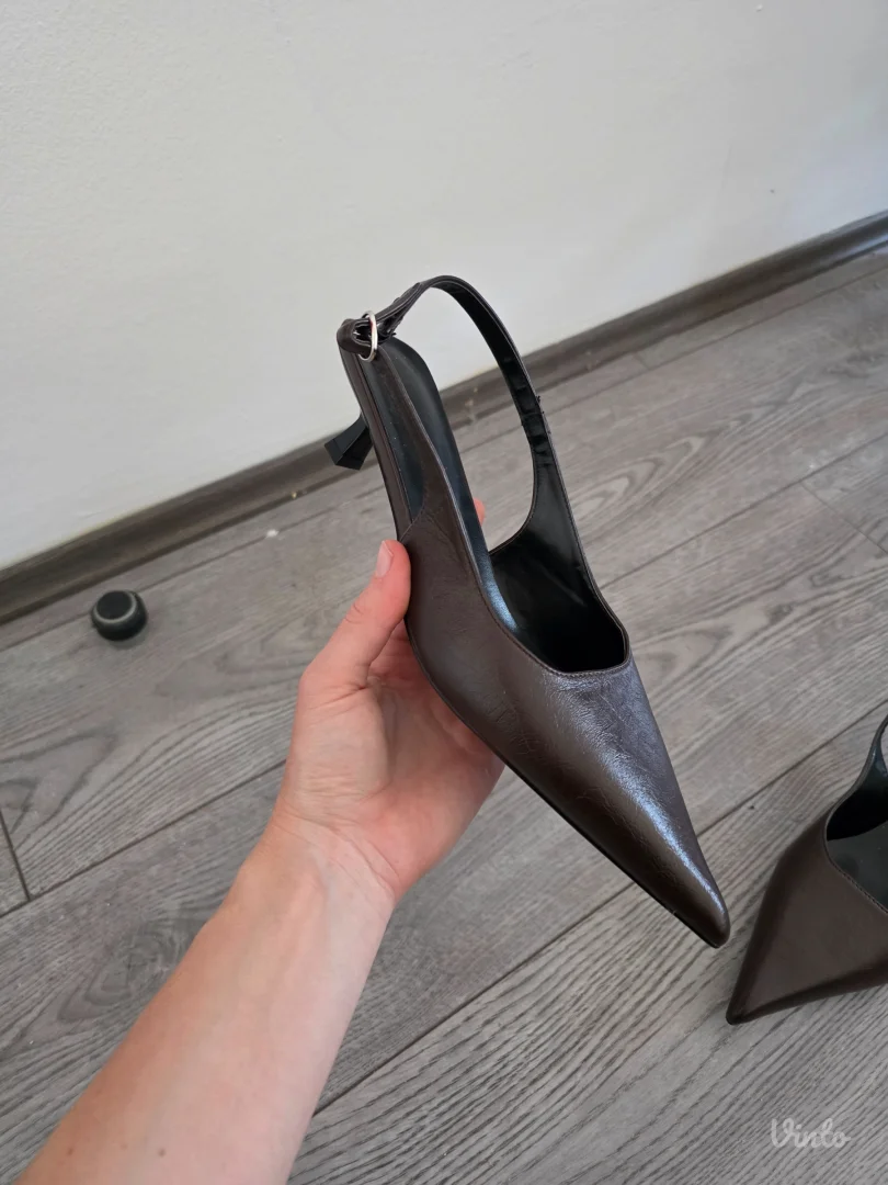 Braon salonke, kitten heels