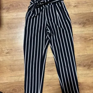 Pantalone na pruge