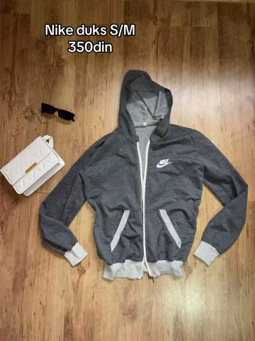 Nike duks