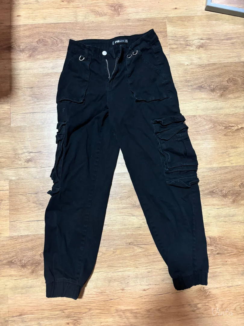 Pantalone dzeparice