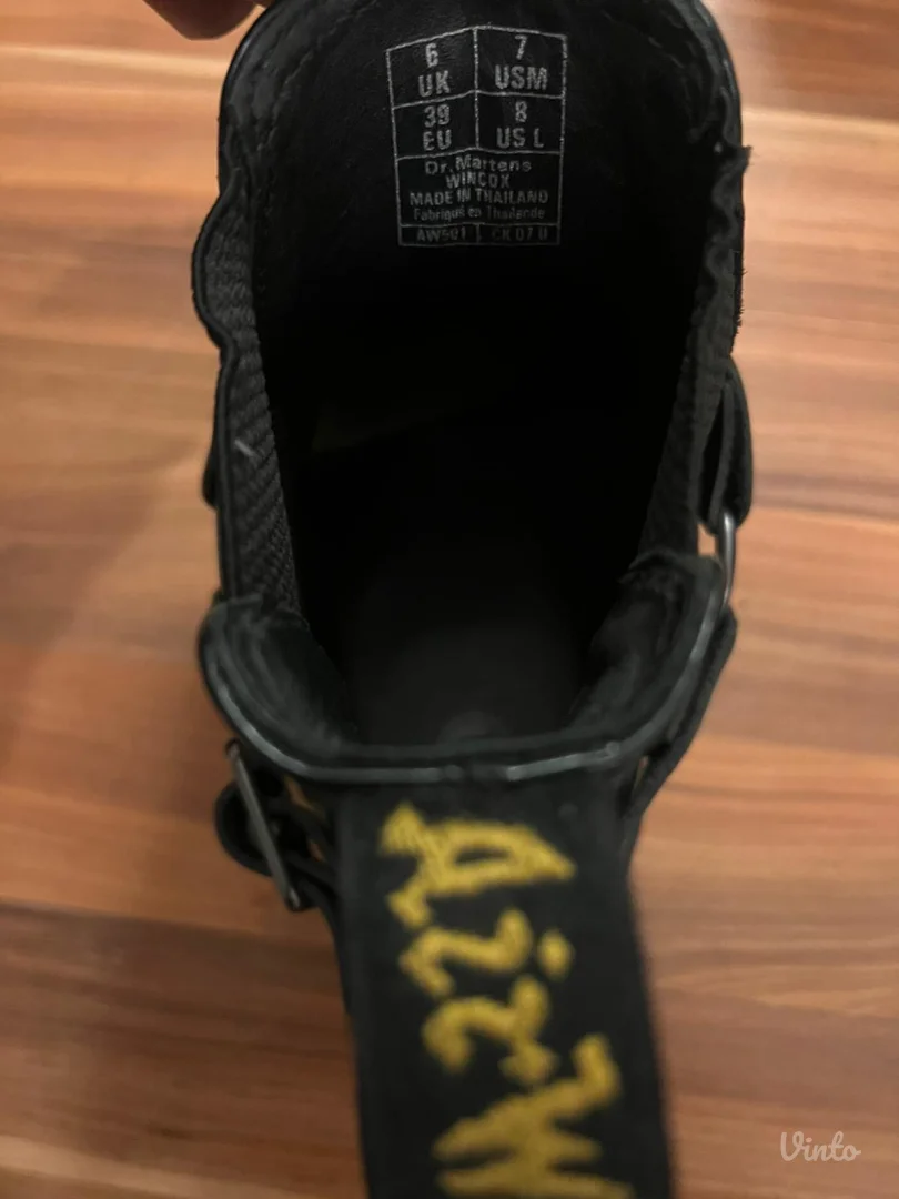 Kožne Dr. Martens čizme (39)