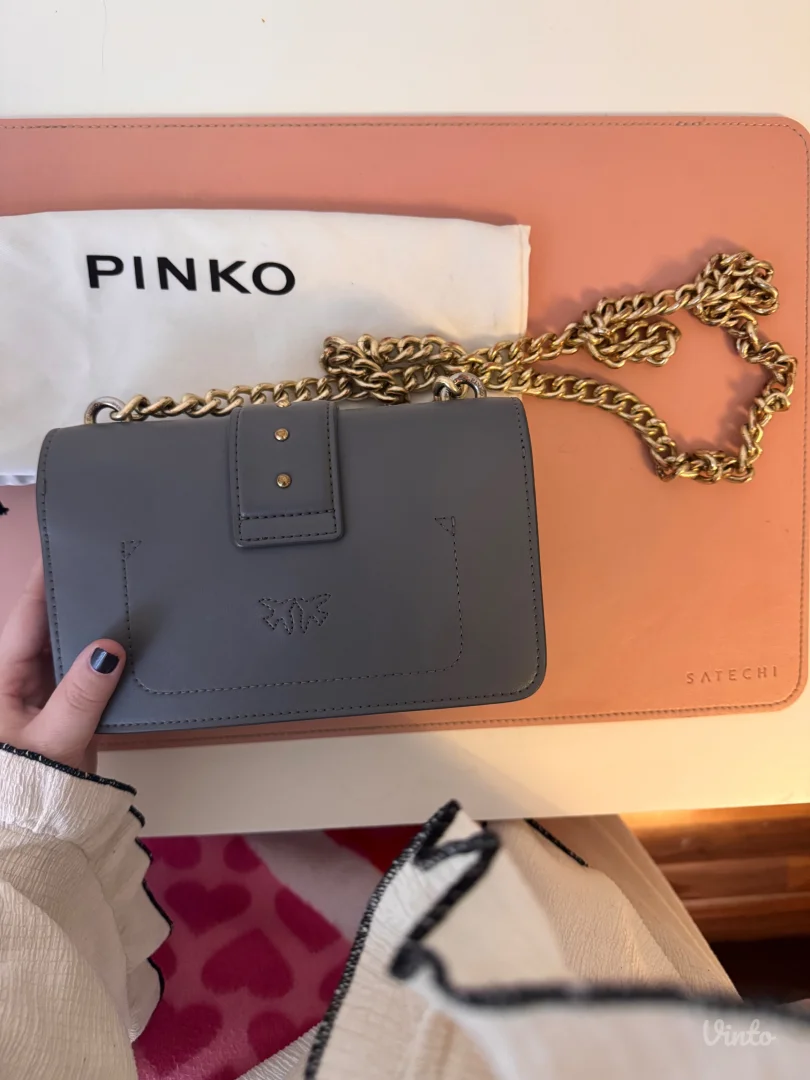 Pinko siva torba sa lancem (odlično stanje)