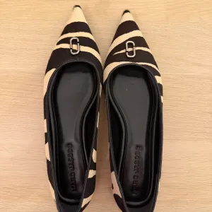 Original Marc Jacobs ravne cipele sa zebra printom