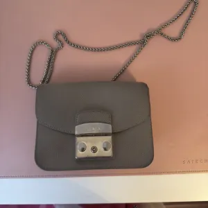 Original Furla torba (nošena)