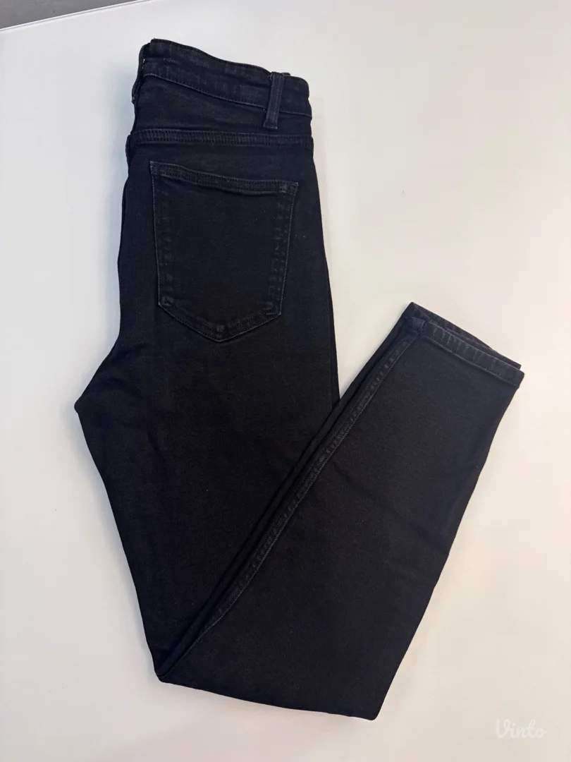 Zara-uske crne farmerke