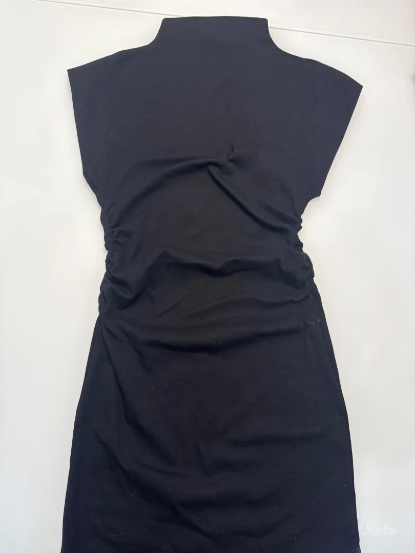 Stradivarius- kratka crna haljina