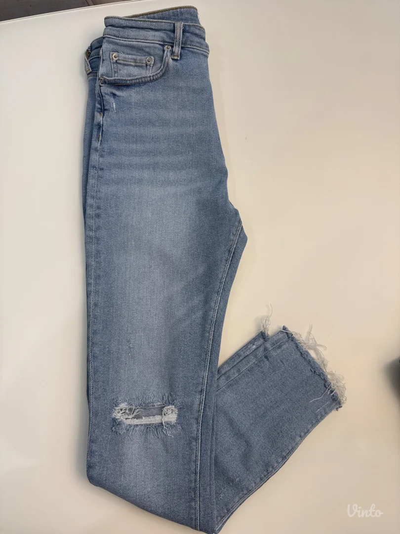 Zara-uske pocepane farmerke