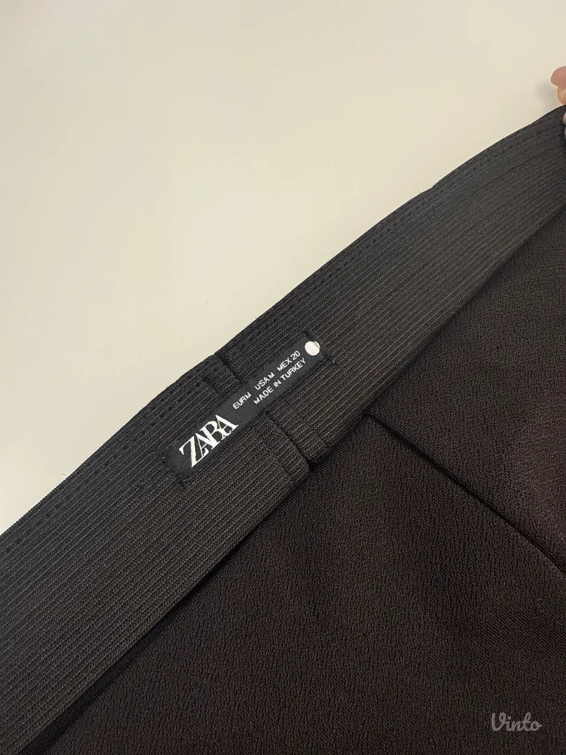 Zara-crne zvonaste pantalone