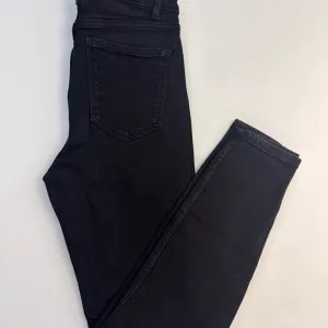 Zara-uske crne farmerke