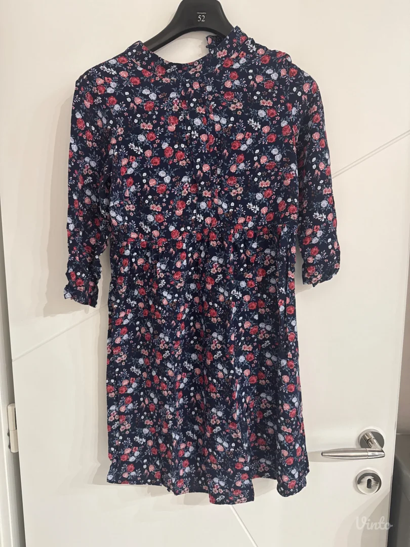 Kratka haljina na dug rukav