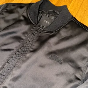 Guess - Crna Jakna S