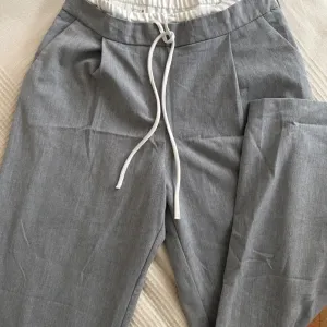 Zara pantalone
