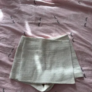 Zara skort