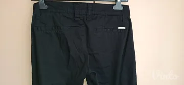 Crne pantalone