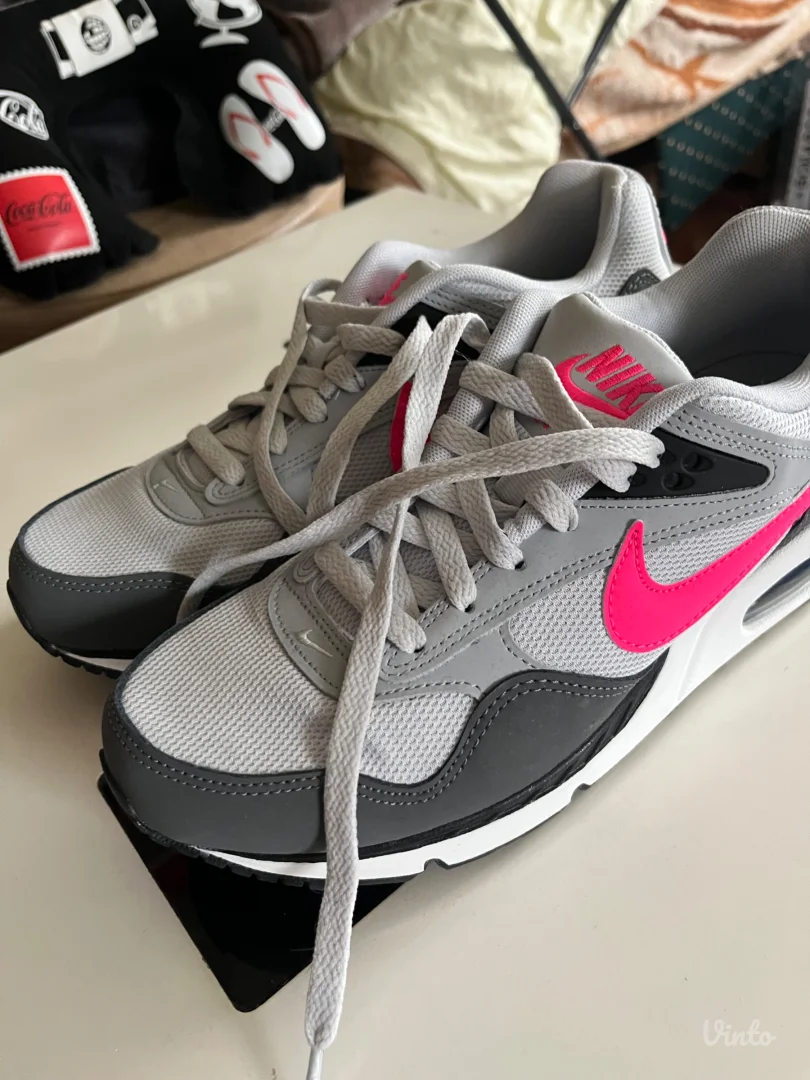 Nike patike nove broj 40.5