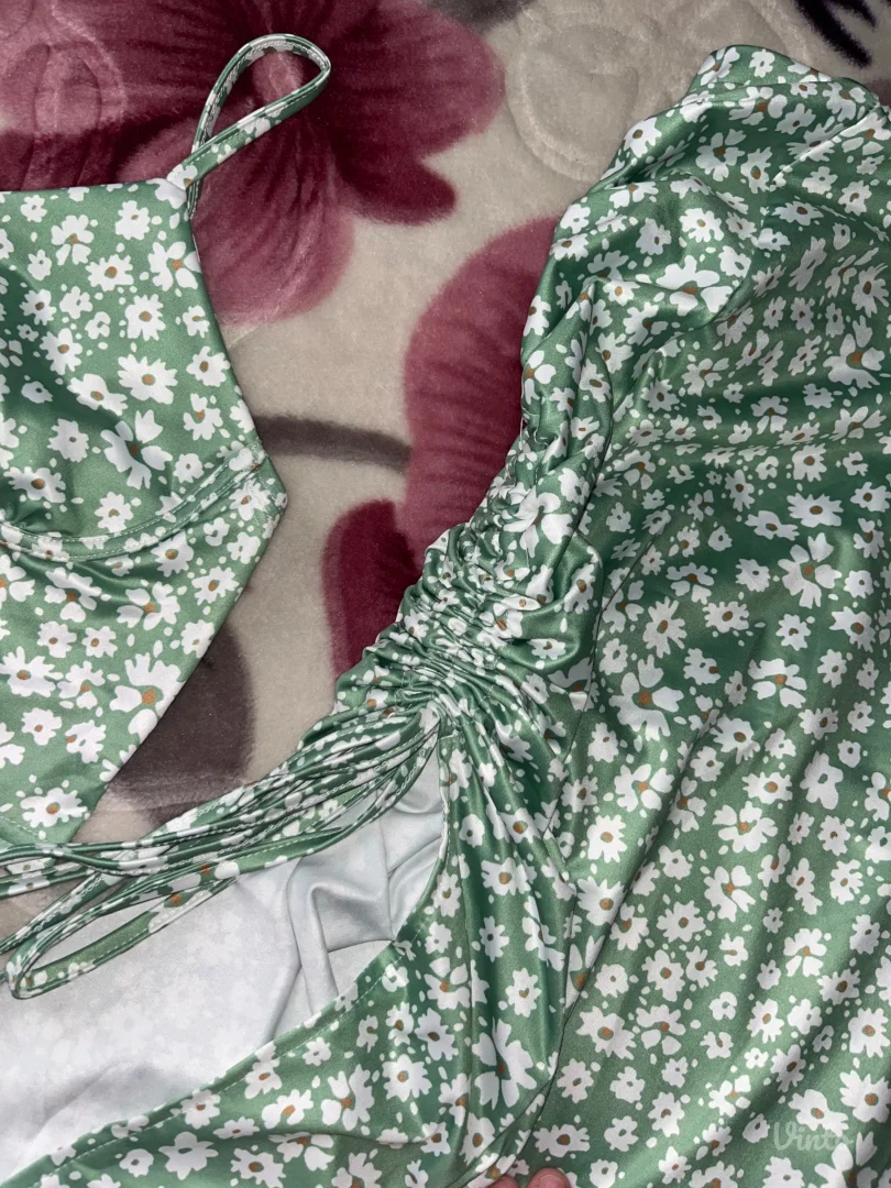 Shein cvetni komplet