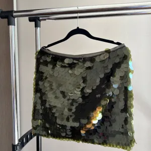 zara mini zelena suknja