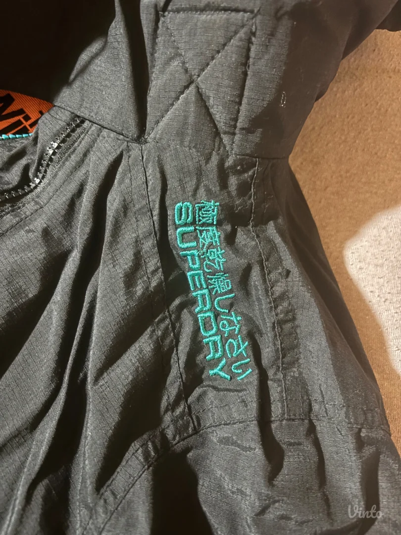 Superdry- crna ski jakna