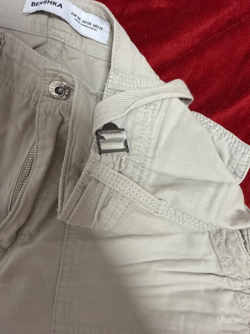 Bershka- cargo pantalone
