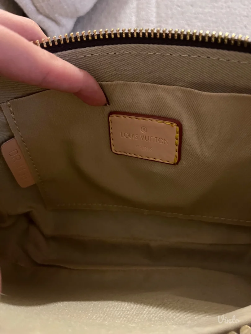 Nova torbica pochette