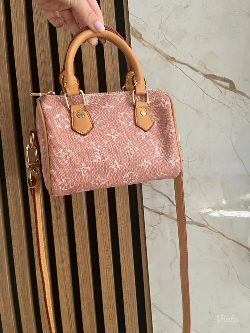 Baby pink nova torbica 💓