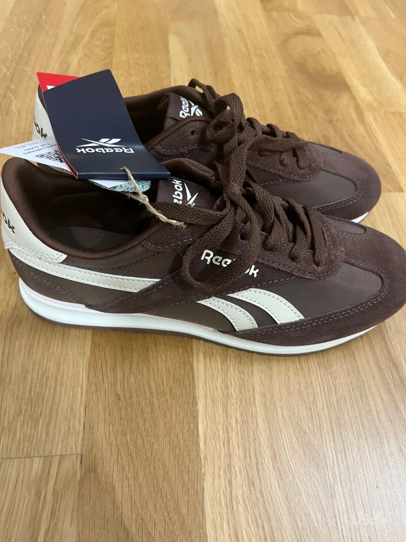 Nove prelepe Reebok zenske patike
