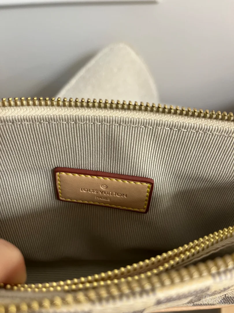 Nova Lv pochette torbica