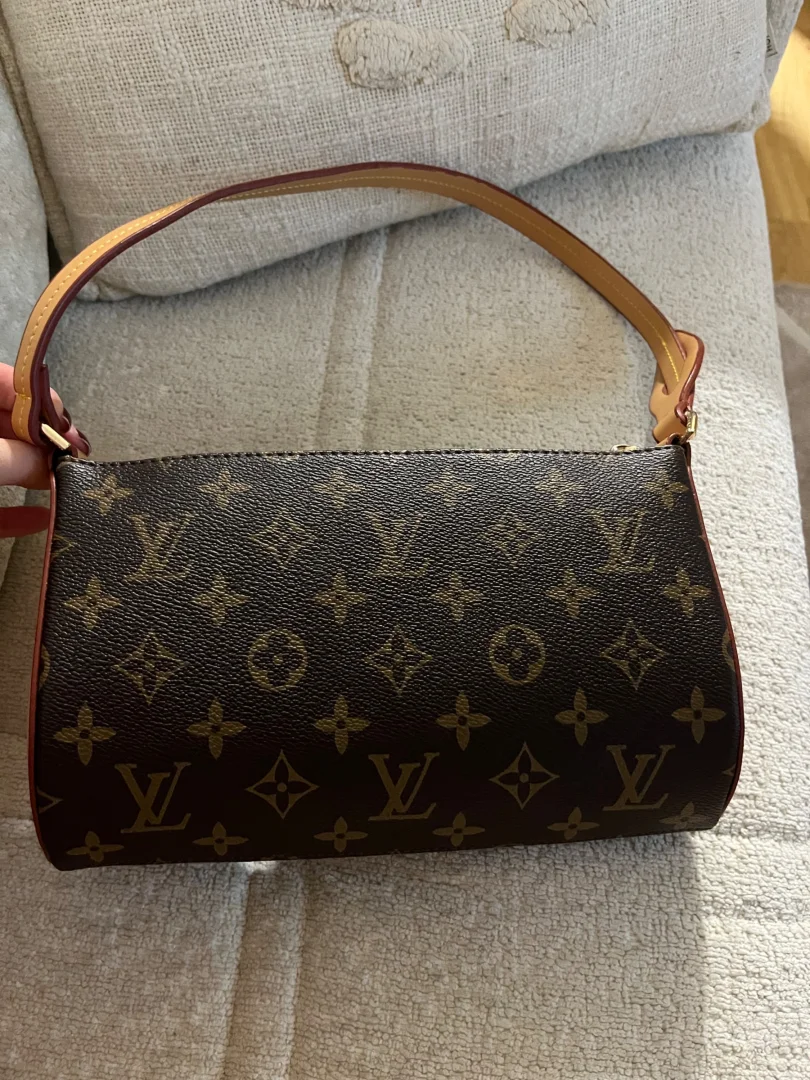 Nova Lv pochette tirette torbica